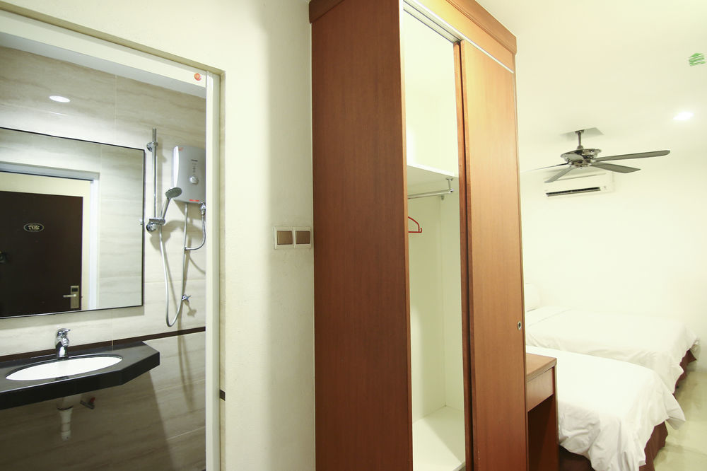Ag Hotel Penang Гелугор Екстериор снимка